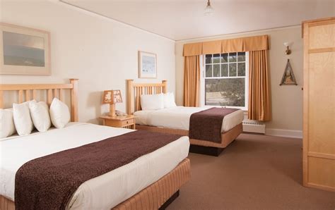 yellowstone hotels with family rooms and pool